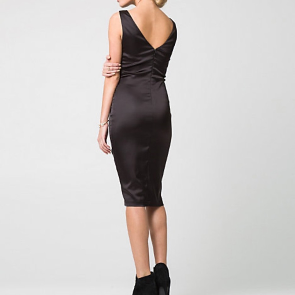 Le château satin V-neck dress